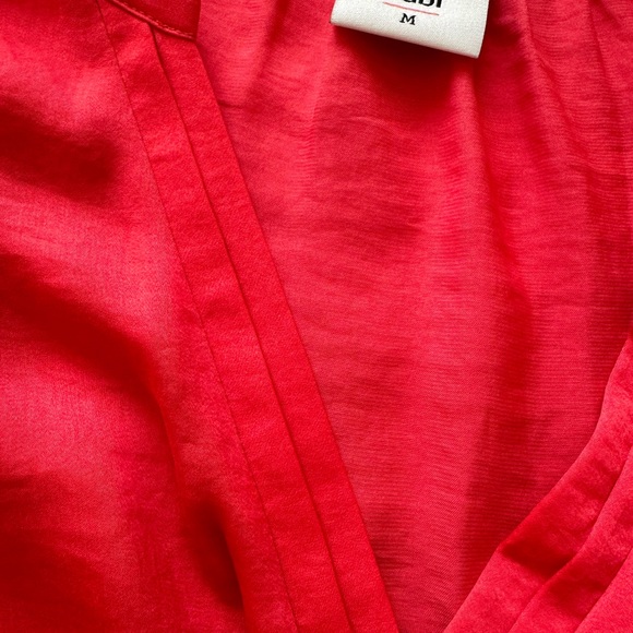 Cabi polyester sleeveless blouse. Never worn. New without tags. Red/ melon 🍉 - Picture 4 of 5